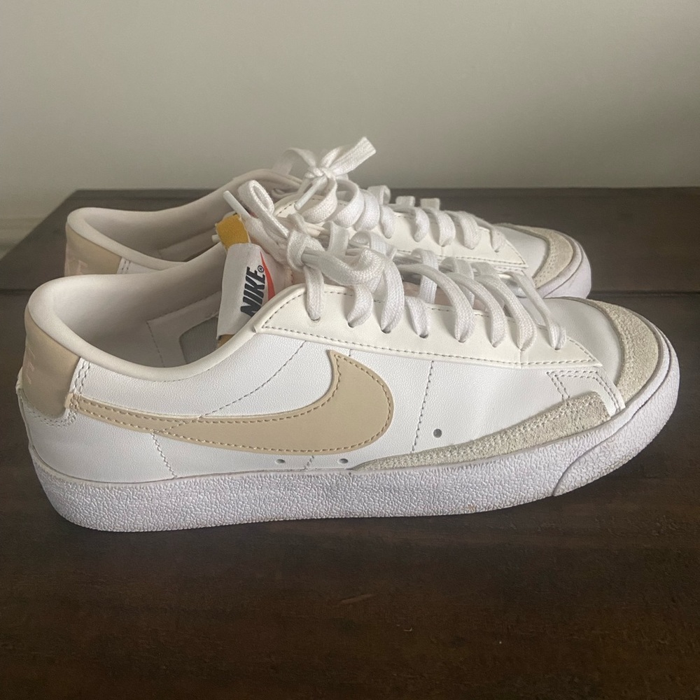 Women’s Nike Low Blazer